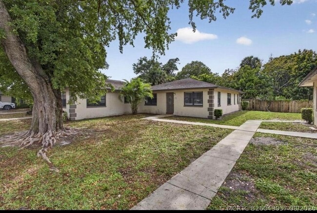 Building Photo - 4726 Summit Blvd