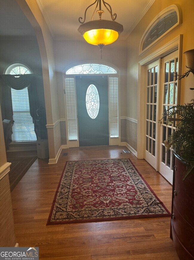 Building Photo - 421 Creekside Dr