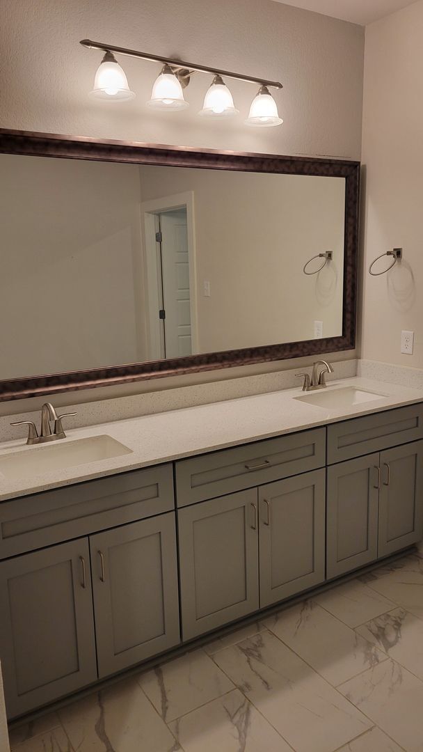 Building Photo - 3/2/2 CUSTOM FEATURES - OPEN CONCEPT - GOD...