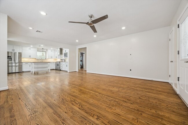 Building Photo - 1719 W 23rd St