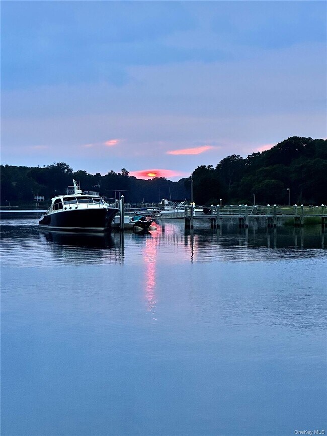 Building Photo - 610 Park Ave