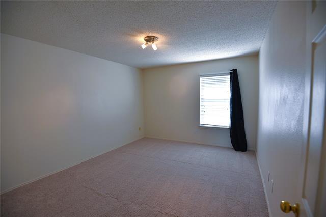 Building Photo - 3921 Lakeside Dr