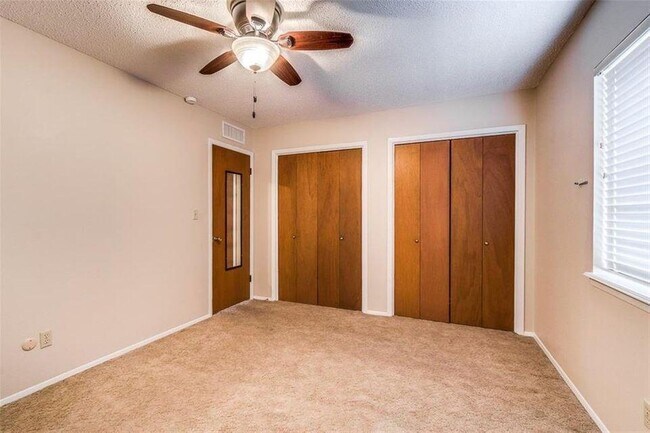 Building Photo - 4753 Fairbanks Dr