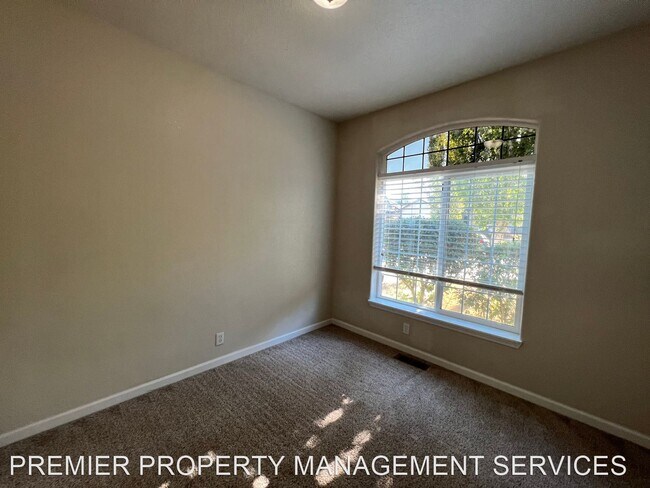 Building Photo - 3 br, 2 bath House - 2272 33rd Street