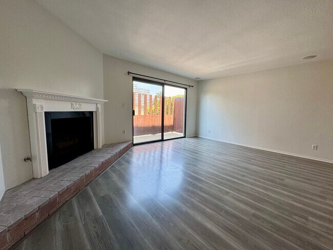 Building Photo - 5070 Kester Ave