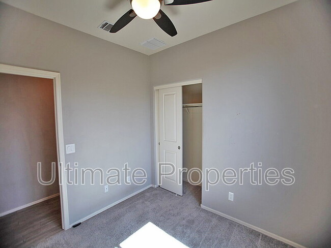Building Photo - 18450 W Louise Dr