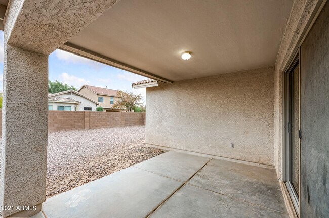 Building Photo - 12417 W Yuma St