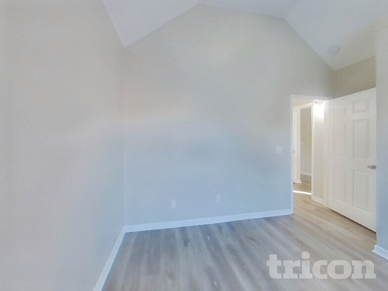 Building Photo - 121 Willowleaf Ln