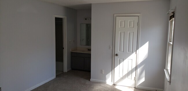 Building Photo - 2538 Cottage Pl