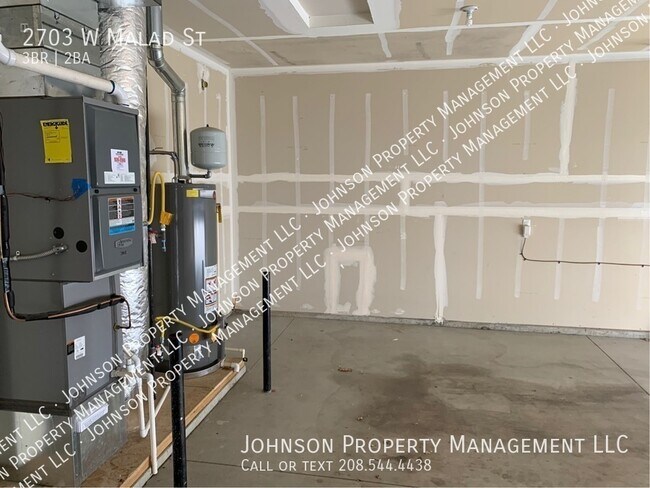 Building Photo - 2703 W Malad St