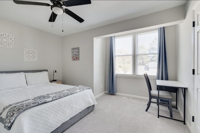 Building Photo - 3302 Comstock Rd