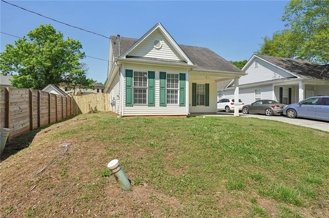 Building Photo - 2596 Bates St SE