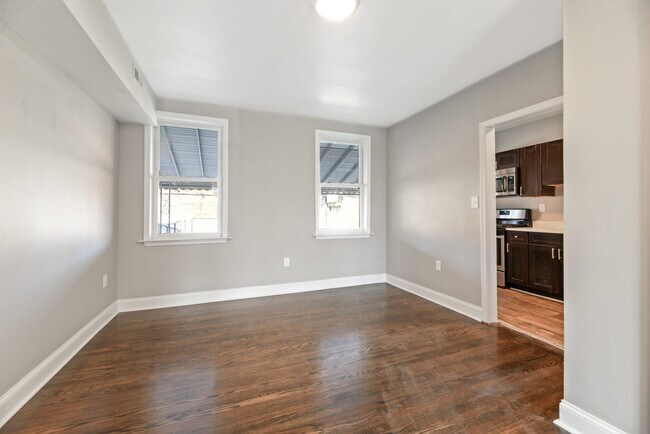 Building Photo - 3 Bedroom Rowhome- Baltimore City