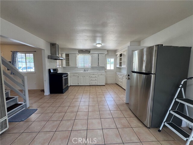 Building Photo - 758 W Longden Ave