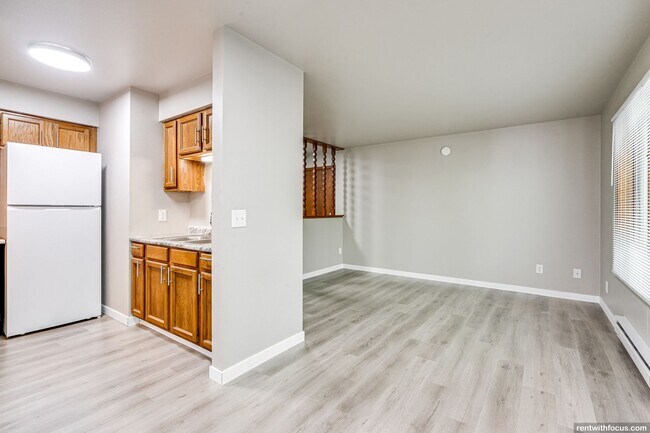 Interior Photo - 1300 Washington Ave.