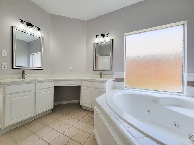 Building Photo - 9410 Barretts Glen Ct
