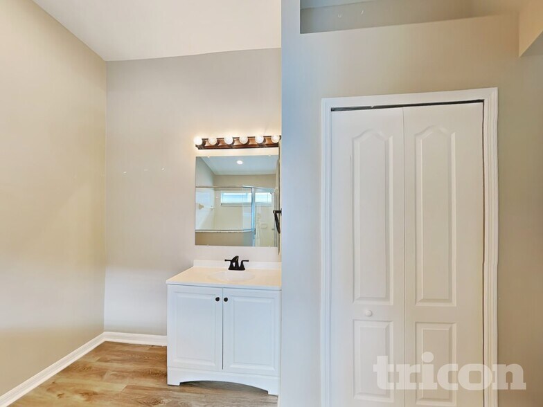 Building Photo - 12719 Standbridge Dr