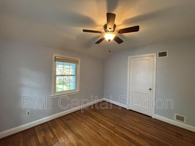 Building Photo - 8710 Maywood Ave