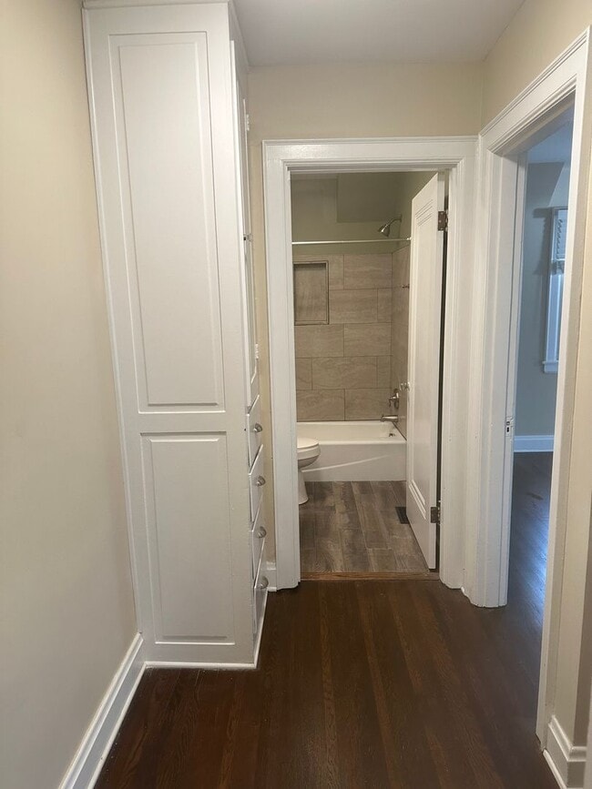 Building Photo - 1922 Baldridge Rd