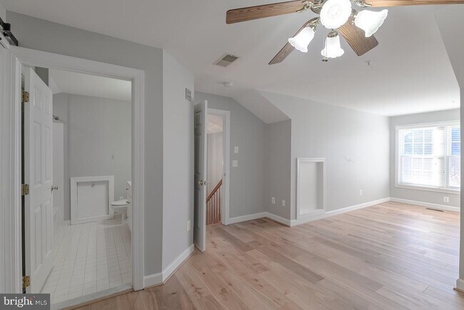 Building Photo - 4912 Waple Ln