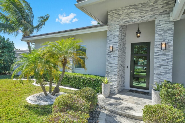 Building Photo - 875 SE 13th Ave