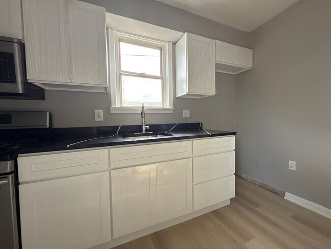 Building Photo - Two Bedroom House In Baltimore City