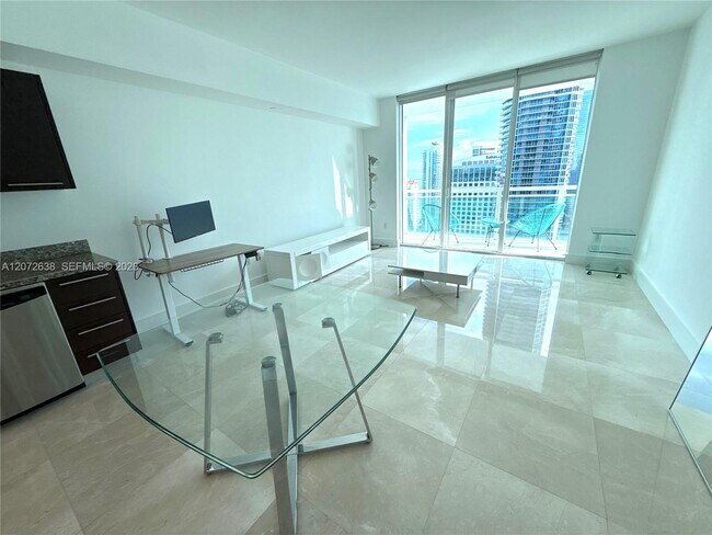 Building Photo - 950 Brickell Bay Dr