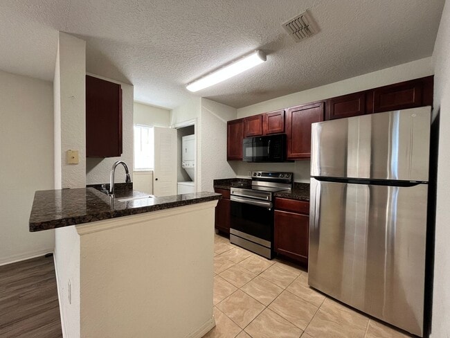 Building Photo - 3501 D'Avinci Way