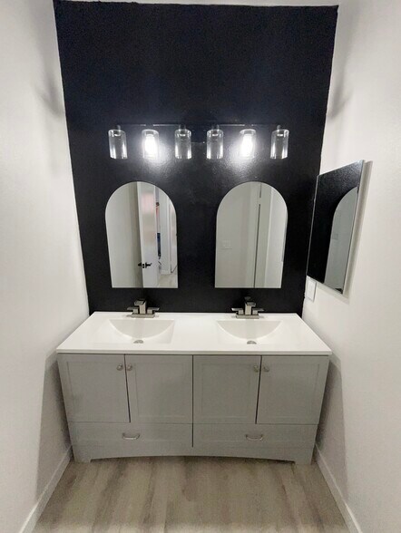 Bathroom - 18650 Caminito Cantilena