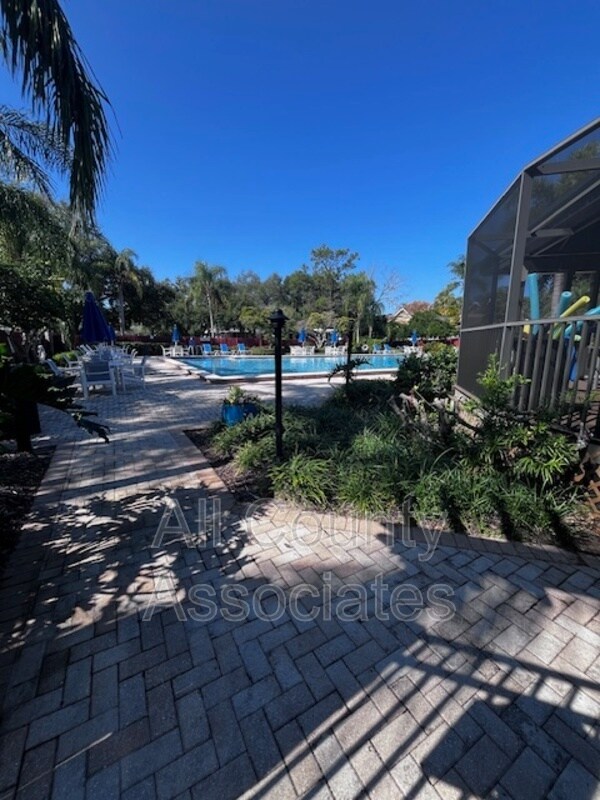 Building Photo - 1007 S Pointe Alexis Dr