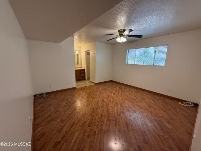 Building Photo - 625 N Brown Ave