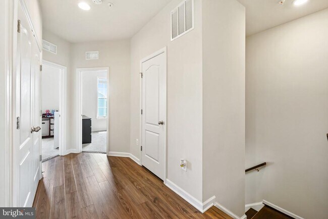 Building Photo - 6052 Krantz Dr