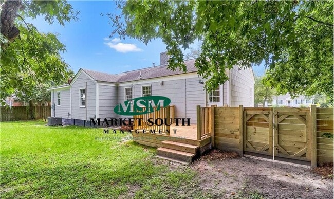 Building Photo - NEWLY RENOVATED BUNGALOW IN MIDTOWN!