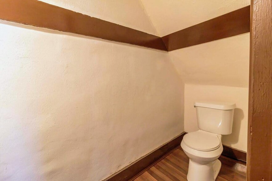 1/2 bath (being converted into laundry room) - 274 S Skidmore St