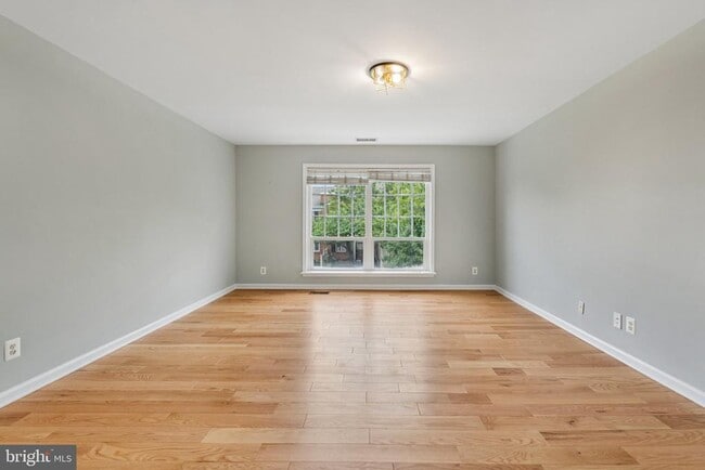 Building Photo - 1473C N Van Dorn St