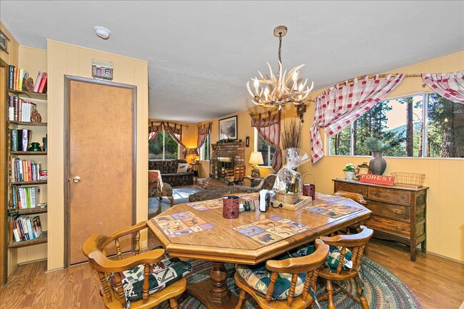 Building Photo - 420 Sheridan Dr