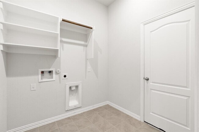 Building Photo - 223 Oleander Loop