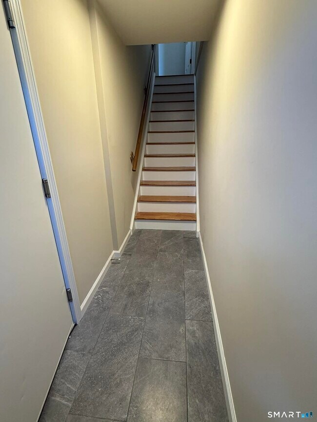 Building Photo - 1001 Old Colony Rd