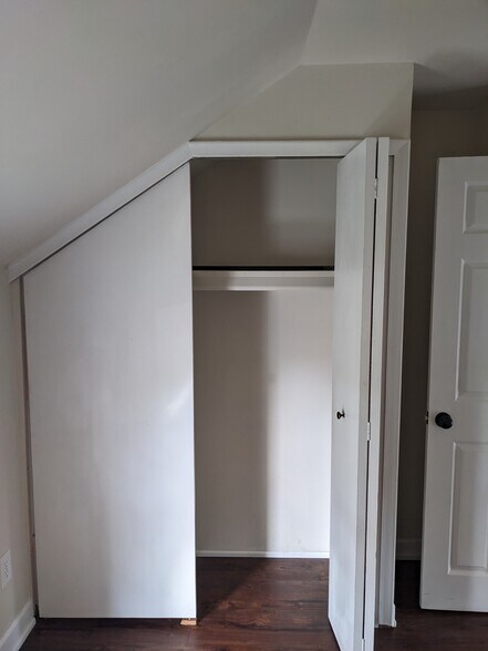 Smaller bedroom closet - 859 Irvin St