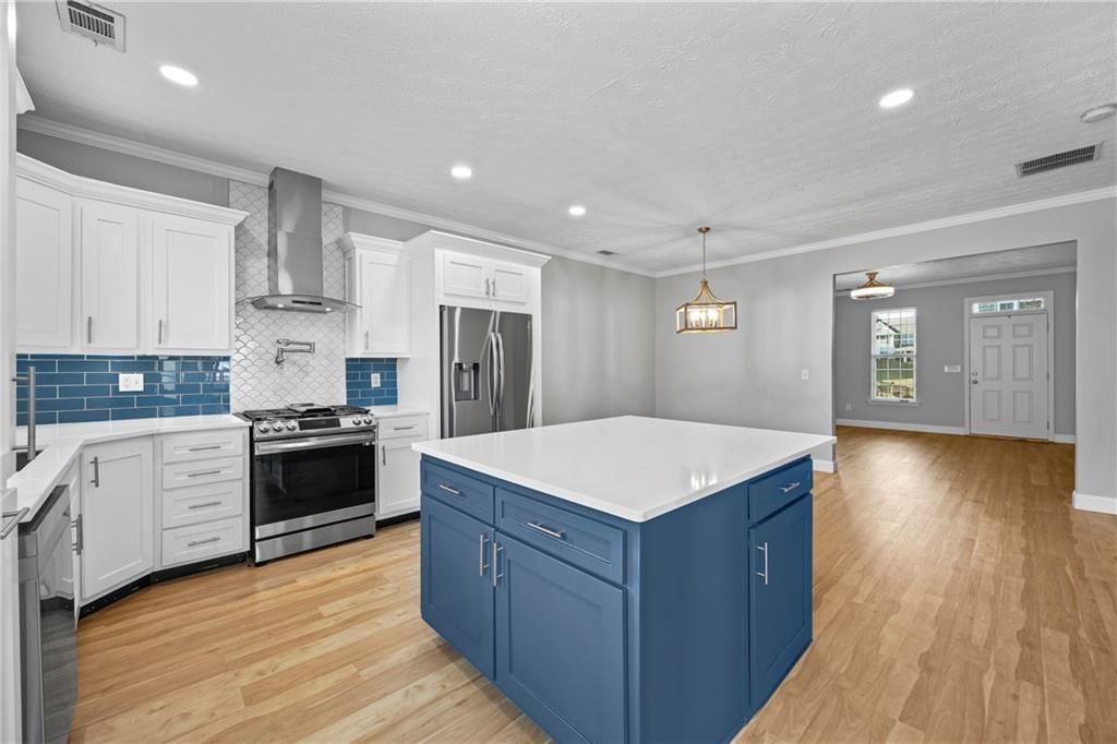 Building Photo - 6616 Splashwater Dr