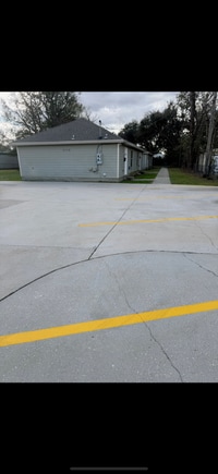 Building Photo - 1712 Ridgefield Ave