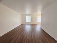Building Photo - 302 E Blueridge Ave