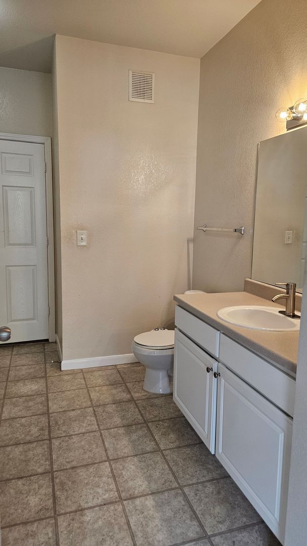 Building Photo - Spacious Two Bedroom Johns Island Condo Ri...