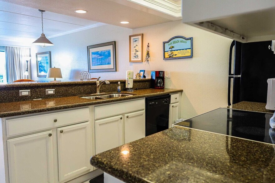 Building Photo - 4908 Gulf Blvd