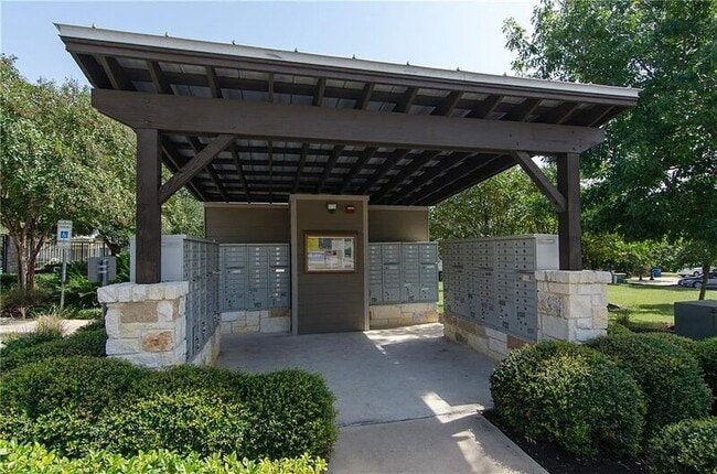 Building Photo - 3101 Davis Ln