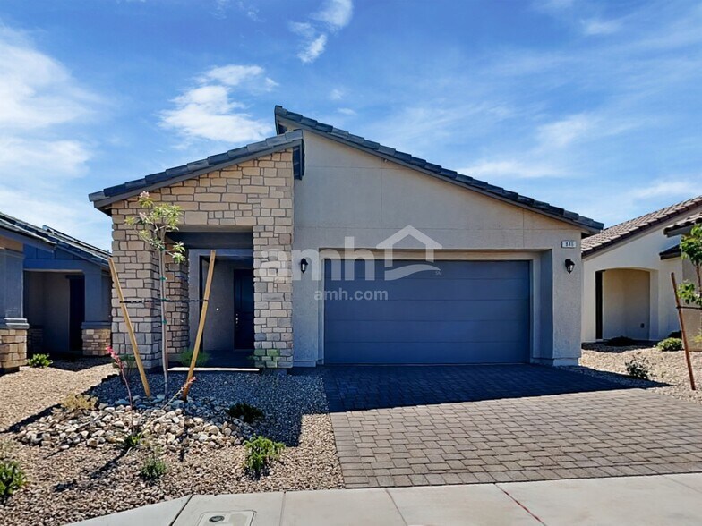 Primary Photo - 846 English Primrose St