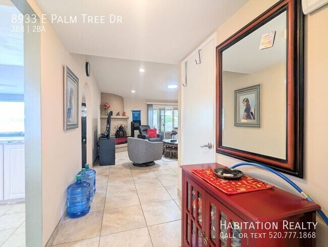 Building Photo - 8933 E Palm Tree Dr