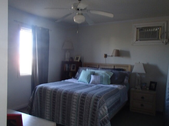 Building Photo - Ocean Front! Every day is a great day at the beach!!