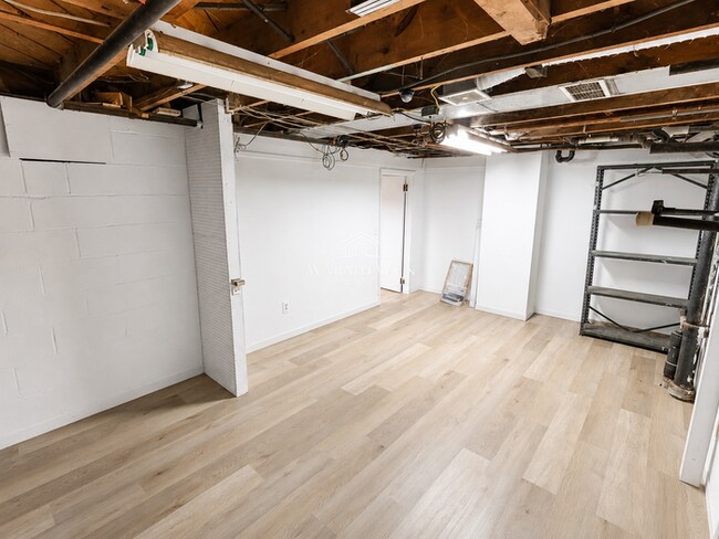 Building Photo - 302 N Pershing Ave