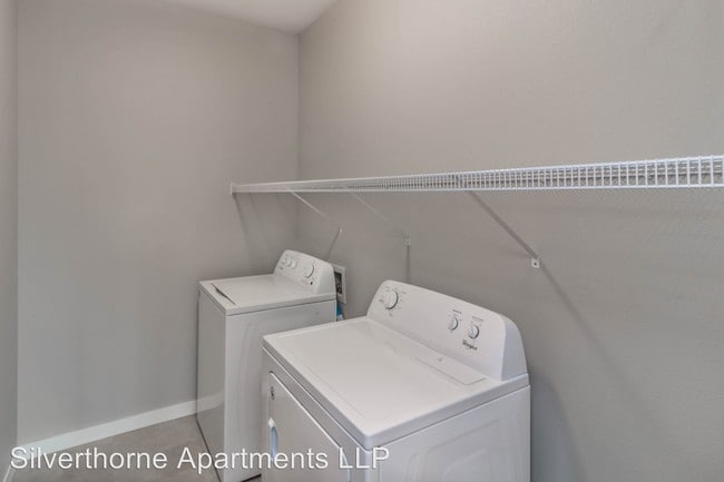 Building Photo - 2113 S Silverthorne Ave